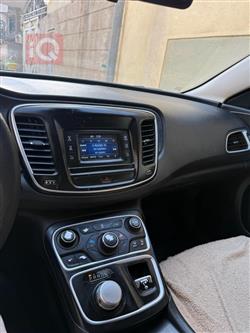 Chrysler 200